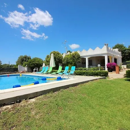 Nuzzo - Dimora Tipica Con Giardino E Piscina Privata Floridia